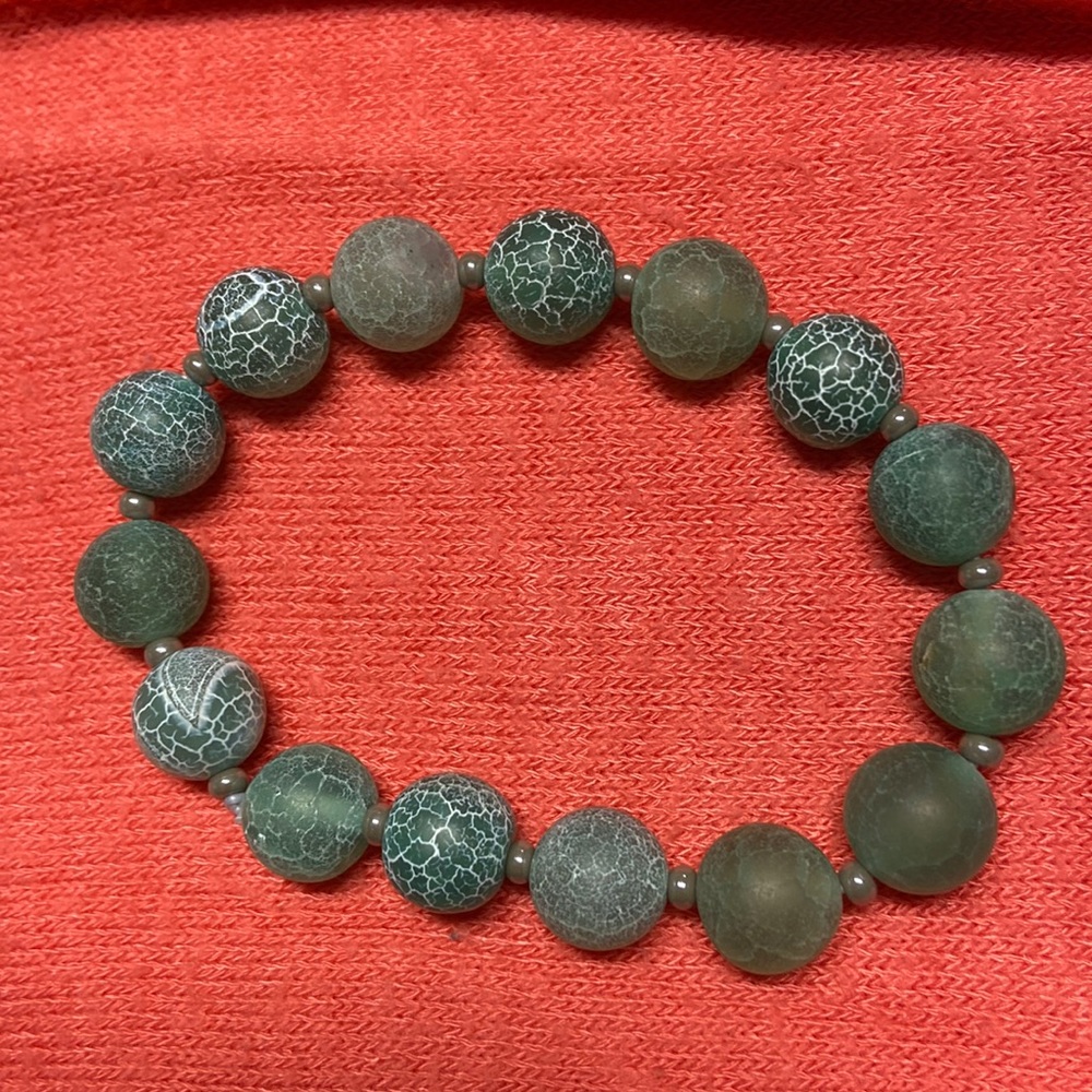 HP 🎉Handmade Agate & glass bead stretch bracelet. 7” Handcrafted. - Picture 2 of 4